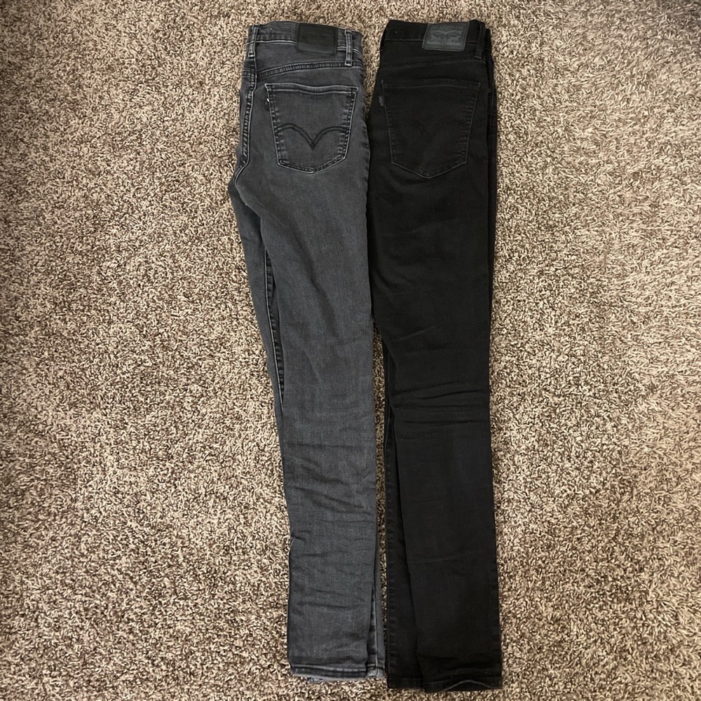 2 pair Levi’s jeans